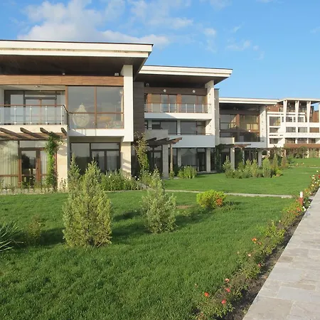 Apolonia Apartment *