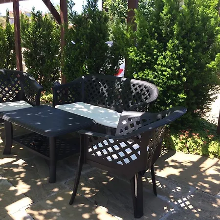 Apolonia - Boutique Family *