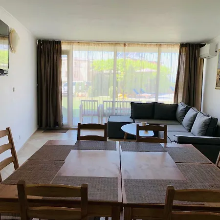 Apolonia Apartament *